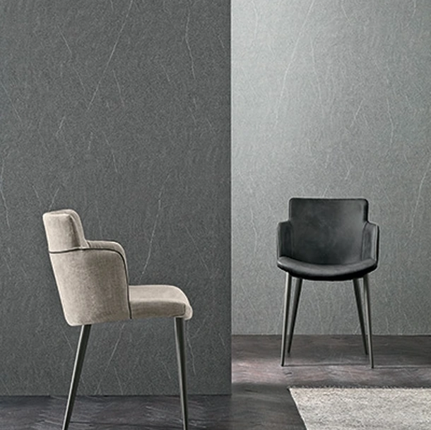 Sedia Carol in ecopelle con struttura in metallo antracite di Sedit