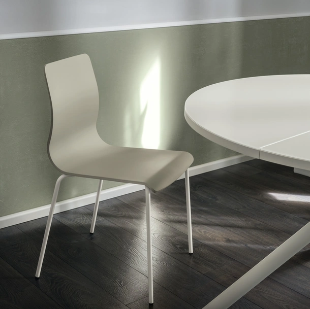Sedia Endless in legno laccato di Scavolini
