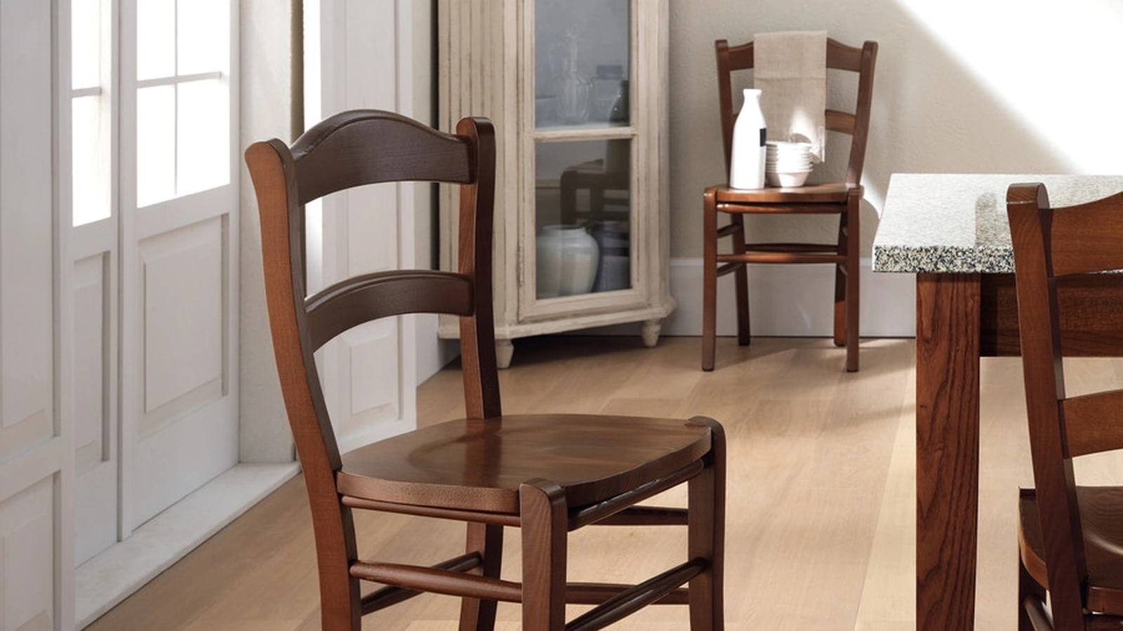 Sedia Margot in legno massello di Scavolini