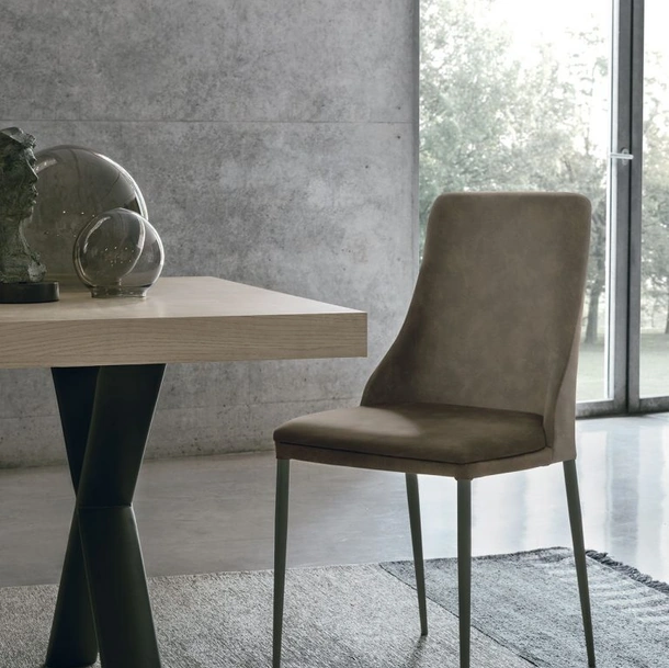 Sedia Tequila in ecopelle vintage con struttura in metallo antracite di Sedit