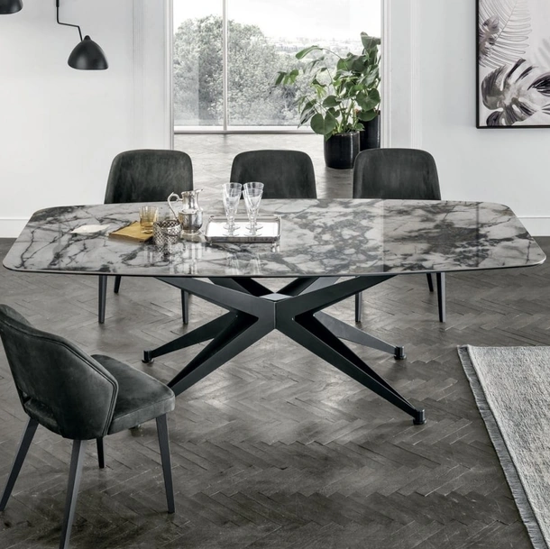Tavolo Halley con piano in gres e base in metallo laccato antracite di Tomasella