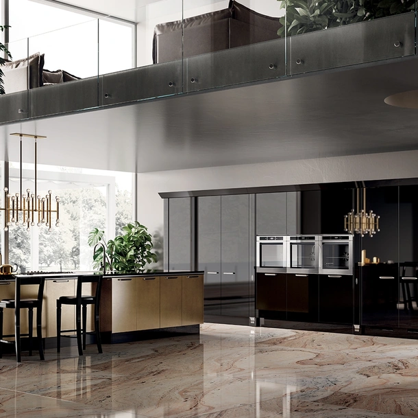 Cucina Classica Exclusiva 06 in laccato lucido Nero Ardesia e laccato ossidato di Scavolini