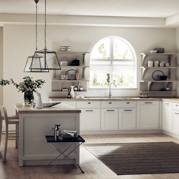 Cucina Classica angolare con isola Favilla 05 in laccato opaco Bianco Prestige di Scavolini