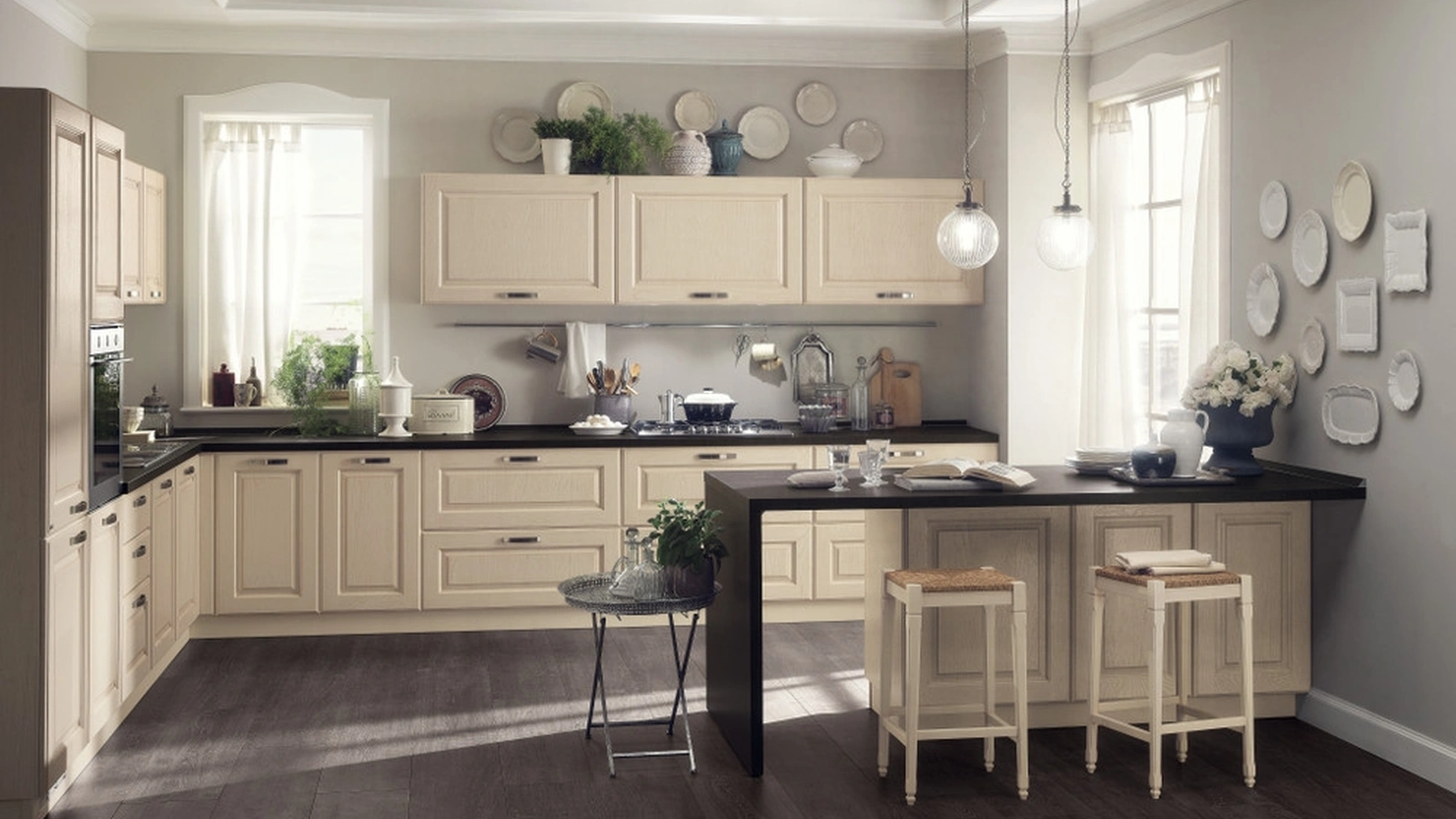 Cucina Classica con penisola Madeleine 06 Bianco Burro di Scavolini