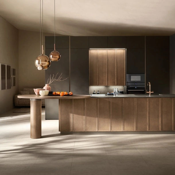 Cucina Moderna con isola Poetica 01 in legno di Frassino e PET di Scavolini
